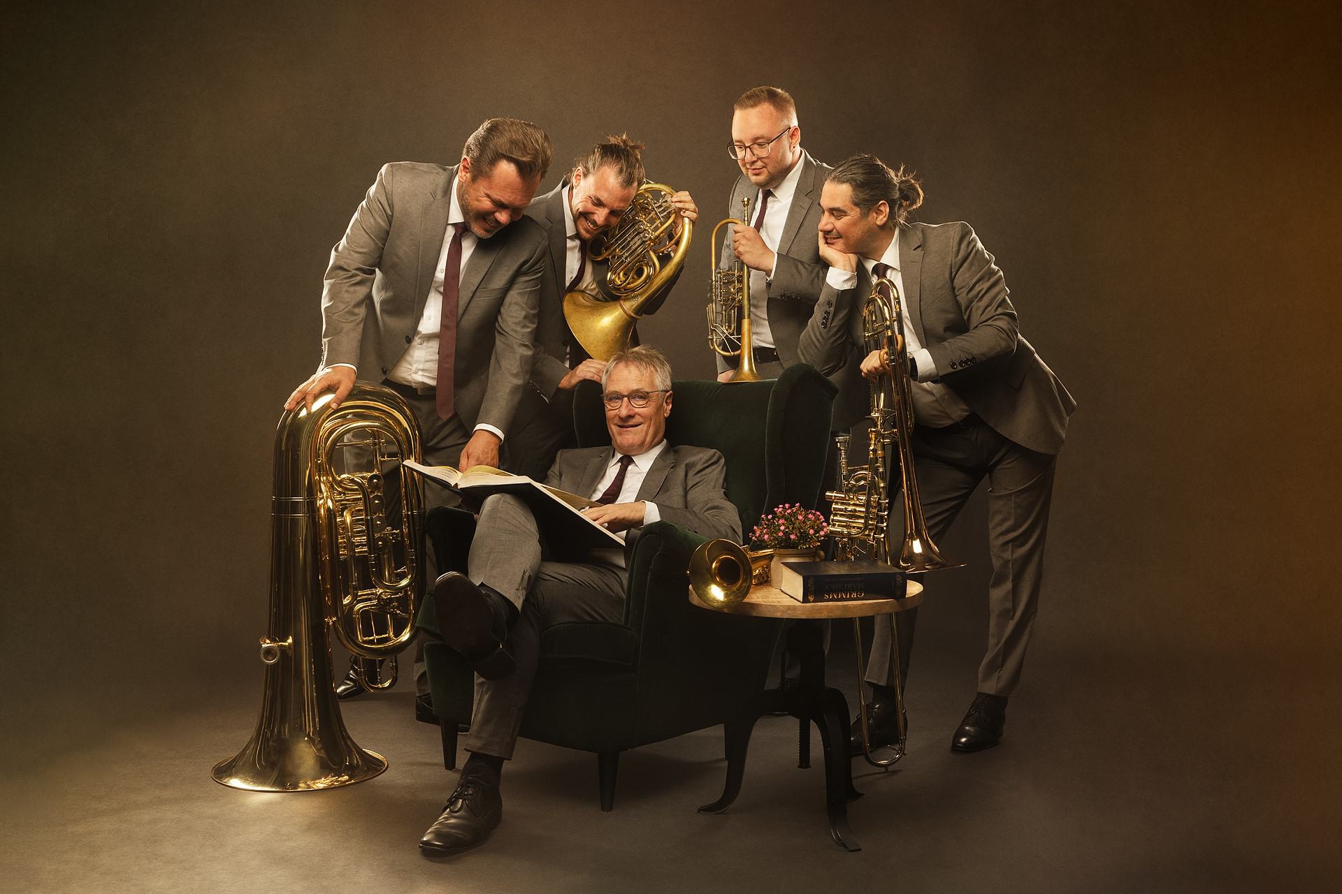 CLASSIC BRASS