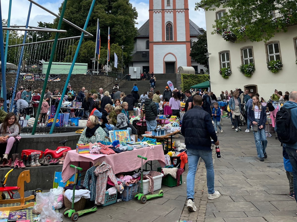 Kinderflohmarkt am Rathaus Oberstadt