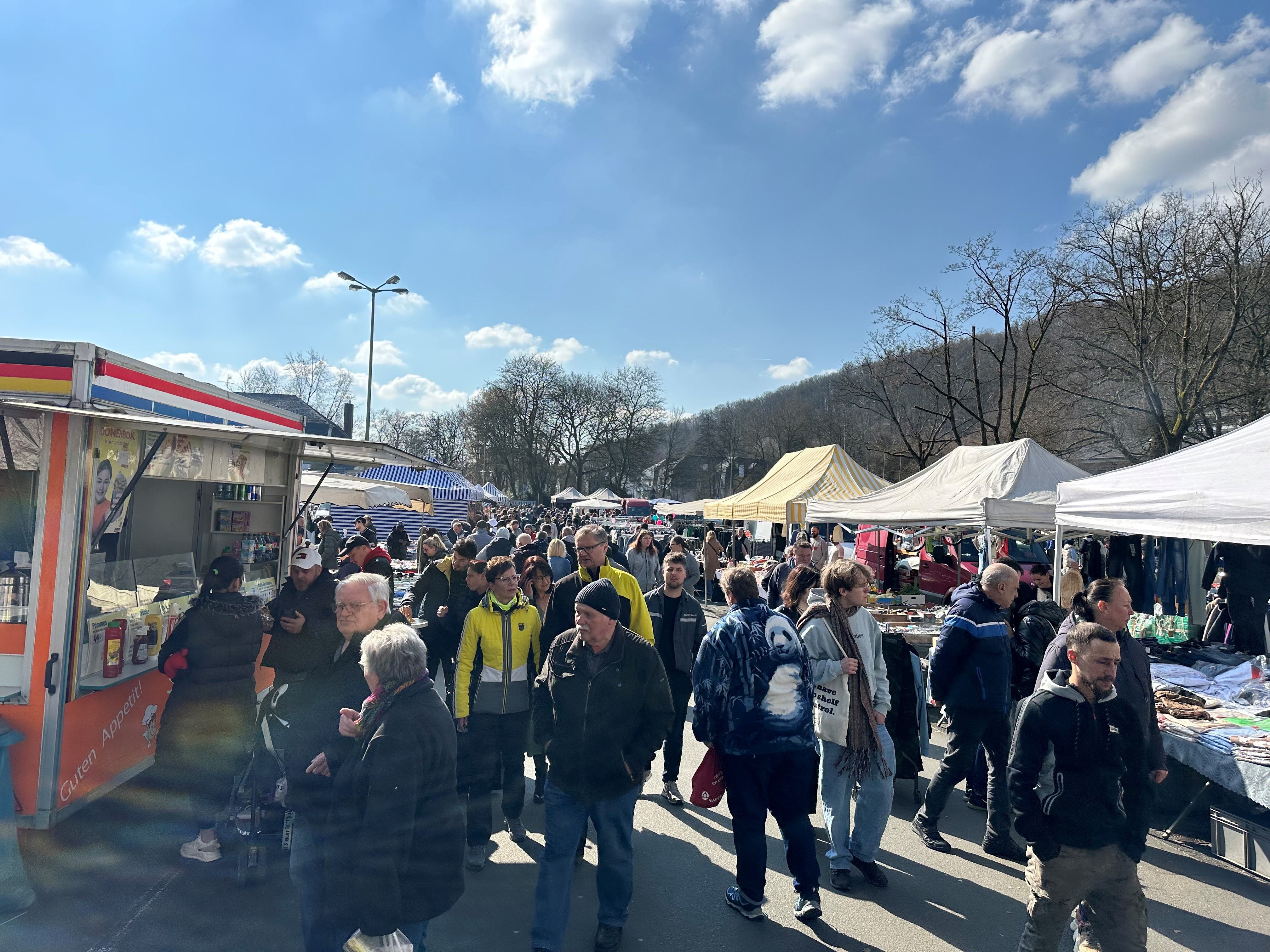 Weidenauer Trödelmarkt (Bismarckparkplatz)