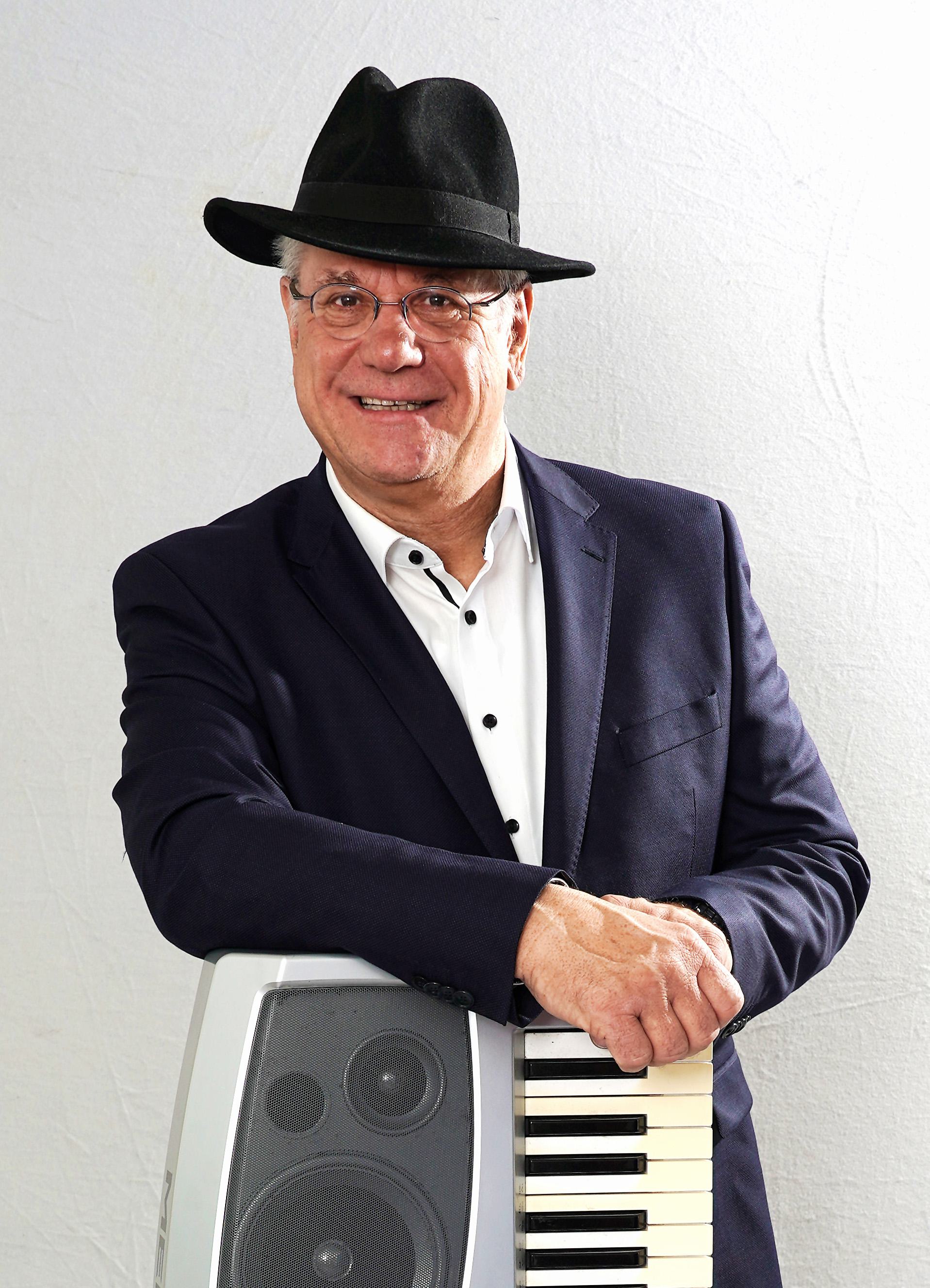 Weihnachtskonzert zum Mitsingen mit Gregor Kölsch