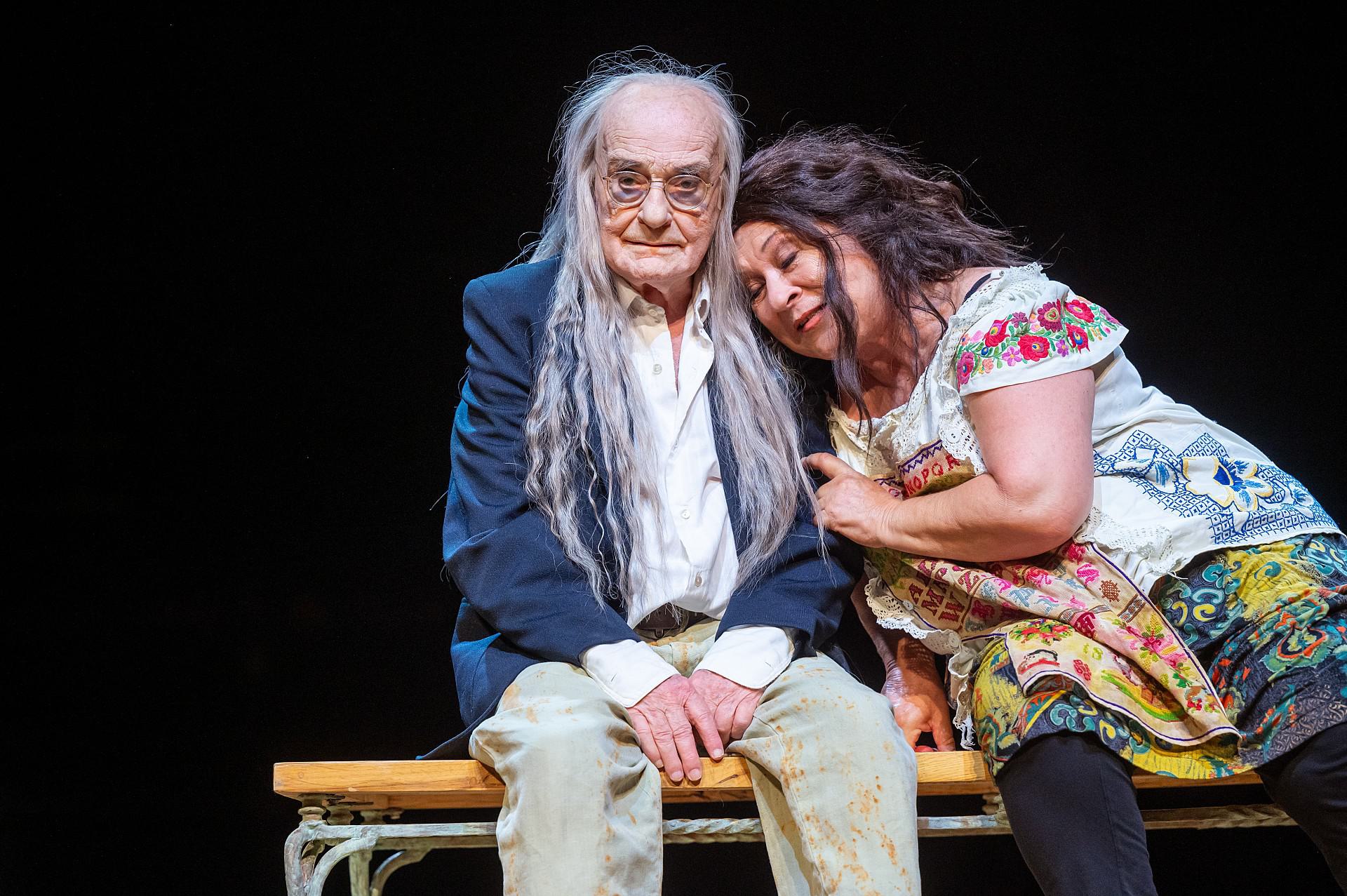 Eva Mattes & Roberto Ciulli: S wie Schädel